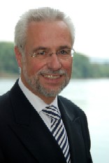 Dieses Bild zeigt den Bundeswahlleiter Roderich Egeler